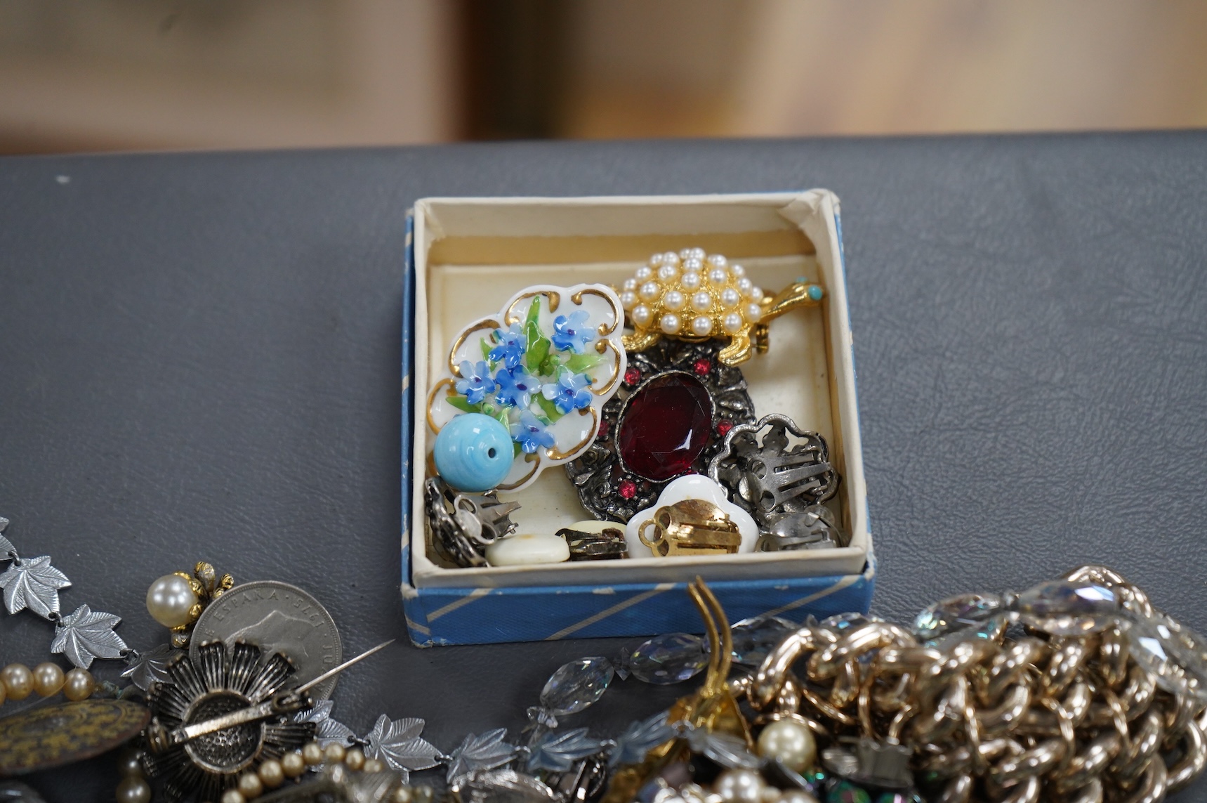 A large quantity of assorted costume jewellery.